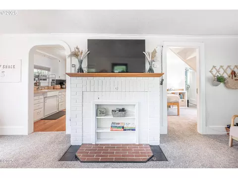 1540 NW 20th St, Lincoln City, OR 97367