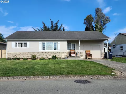 316 Railroad St, Brookings, OR 97415