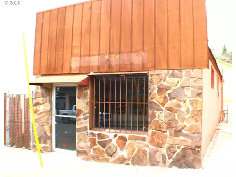 226 NW 2nd Ave, Myrtle Creek, OR 97457