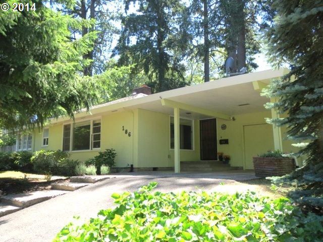 186 W 36th Ave, Eugene, OR 97405 photo 1