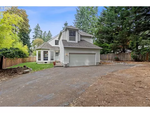 3475 Upper Dr, Lake Oswego, OR 97035