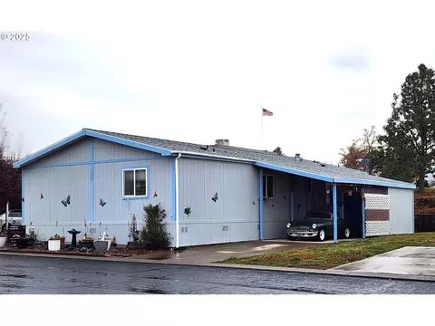313 12th St #4, La Grande, OR 97850