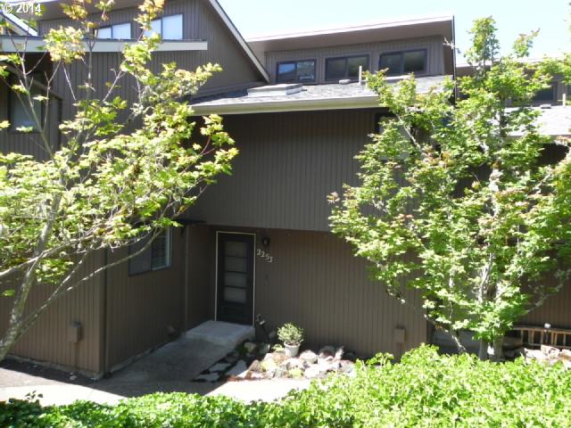 2253 Ridgeway Dr, Eugene, OR 97401 photo 1