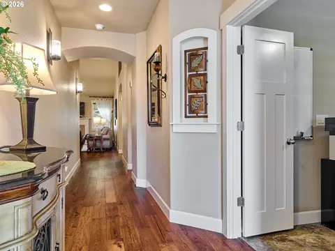 Entry Way - 725 Thyme Loop, Silverton, OR 97381 photo 2 of 2