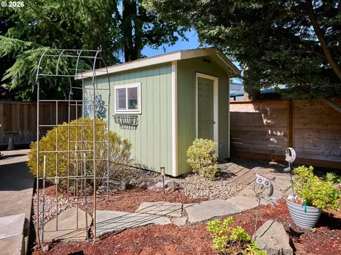 Exterior - 725 Thyme Loop, Silverton, OR 97381 photo 9 of 12
