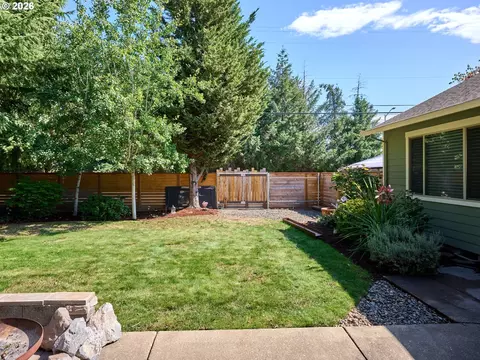 Exterior - 725 Thyme Loop, Silverton, OR 97381 photo 11 of 12