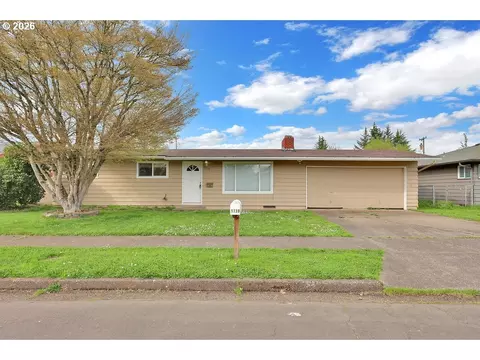 1138 W 7th Pl, Junction City, OR 97448