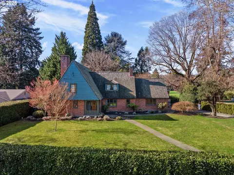 1833 SExeter Dr, Portland, OR 97202