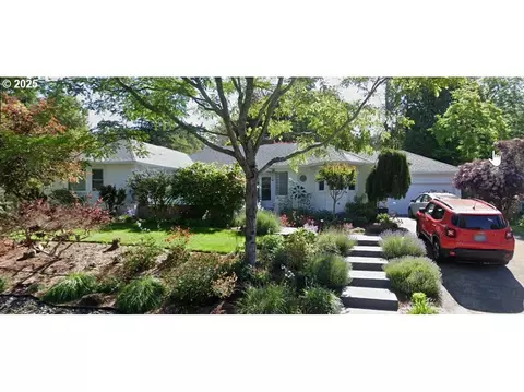 8020 SW Valley View Ct, Portland, OR 97225