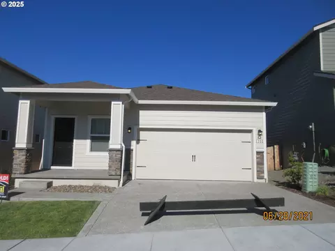1308 W 15th Ave, La Center, WA 98629