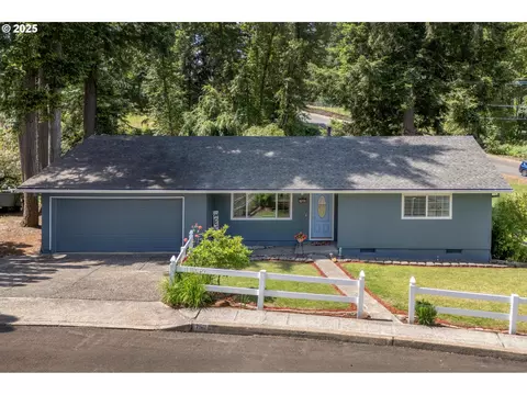 750 NE Hill Way, Estacada, OR 97023