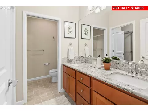Bath - 4890 Summerlinn Way, West Linn, OR 97068 photo 1 of 3