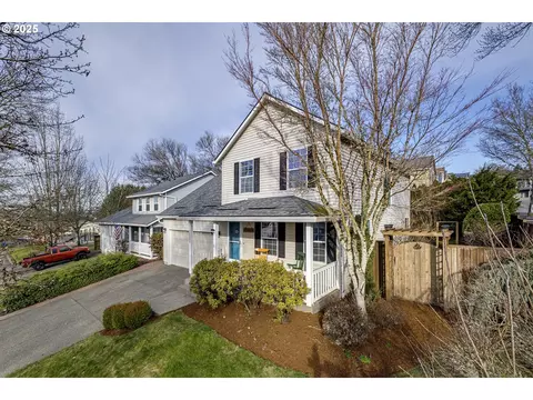1025 E Hilltop Dr, Newberg, OR 97132