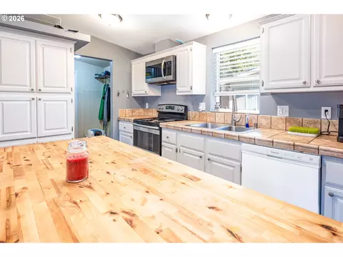 2646 Atticus Way, Eugene, OR 97404 photo 6