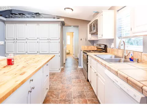2646 Atticus Way, Eugene, OR 97404 photo 7