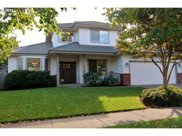 2038 Lakeview Dr, Eugene, OR 97408 photo 1