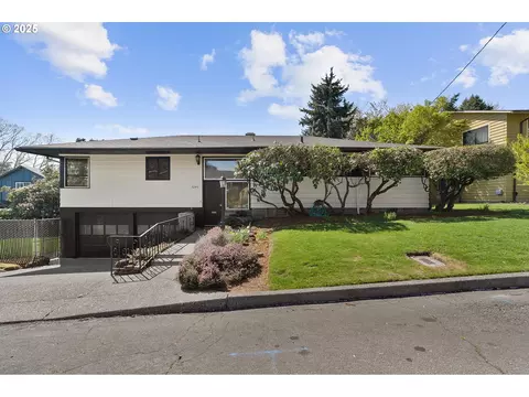 7240 SE Market St, Portland, OR 97215