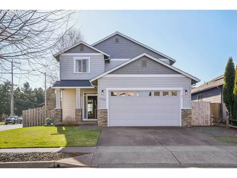 2782 Nina Pl, Hubbard, OR 97032