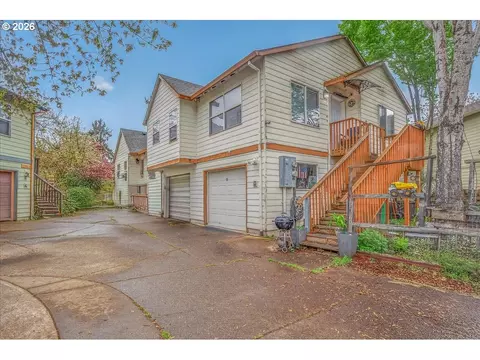 11905 SE 11907 Se Schiller St, Portland, OR 97266