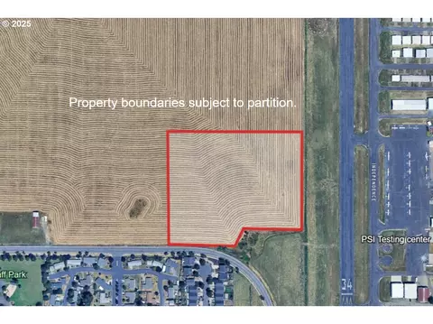 8575 Hoffman Rd, Independence, OR 97351