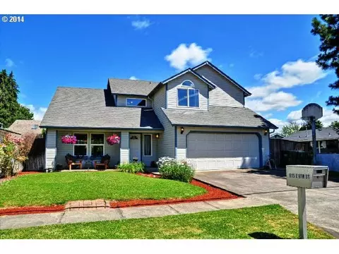 915 E 9th St, Newberg, OR 97132 photo 1