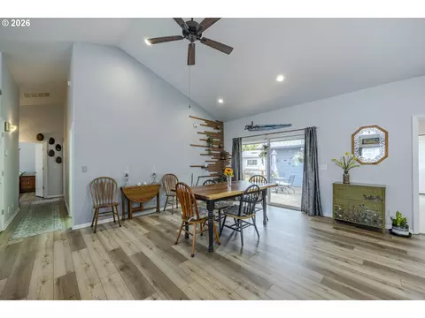 Dining - 2911 Shirley St, Eugene, OR 97404 photo 2 of 3