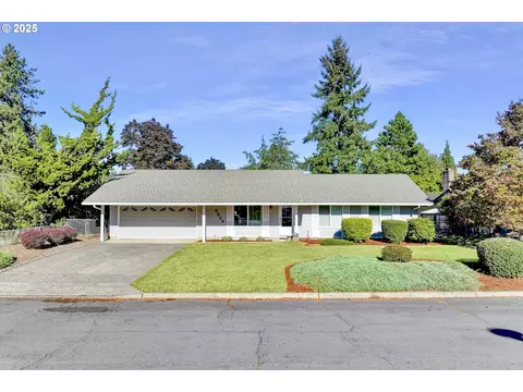 9824 NE Tanglewood Dr, Vancouver, WA 98664