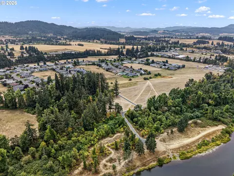 View/Area - 85665 Manchester Ln, Eugene, OR 97405 photo 3 of 7