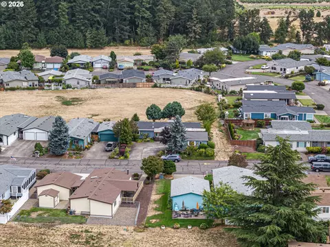 View/Area - 85665 Manchester Ln, Eugene, OR 97405 photo 5 of 7