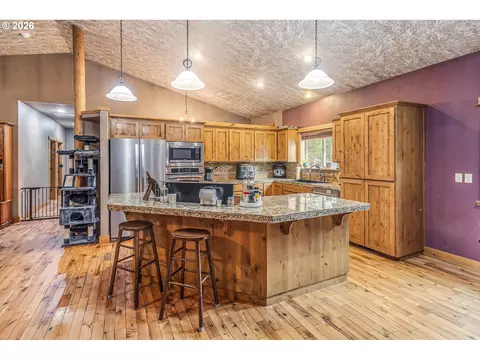 Kitchen - 15784 Lava Dr, La Pine, OR 97739 photo 1 of 3