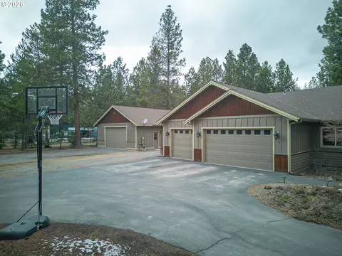 Exterior - 15784 Lava Dr, La Pine, OR 97739 photo 4 of 7