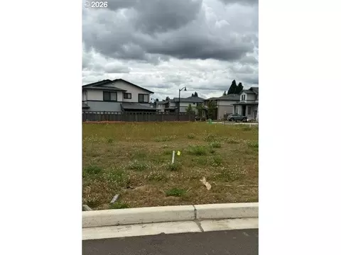 16348 SE Multnomah Falls Dr #820, Happy Valley, OR 97086