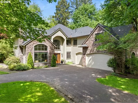 4679 Dogwood Dr, Lake Oswego, OR 97035