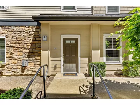 10805 NE Red Wing Way #101, Hillsboro, OR 97006