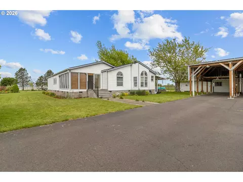 32225 Bush Garden Dr, Harrisburg, OR 97446