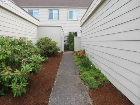50 NE Village Squire Ave #12, Gresham, OR 97030 photo 1