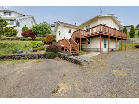 97 Dresden St, Astoria, OR 97103