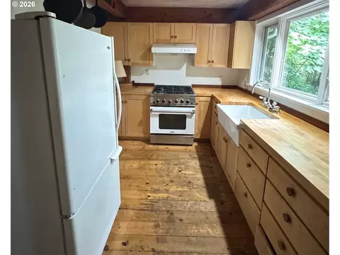Kitchen - Undisclosed, Sandy, OR 97055 photo 1 of 1