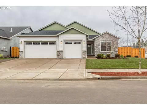 1225 Daylily St, Woodburn, OR 97071