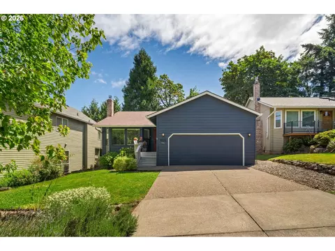 8832 SW 50th Ave, Portland, OR 97219