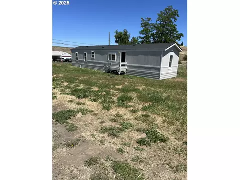 808 SE 10th St, Pendleton, OR 97801