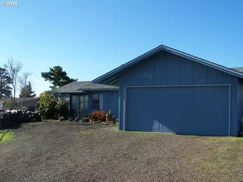 431 Myeena Loop, Florence, OR 97439 photo 1