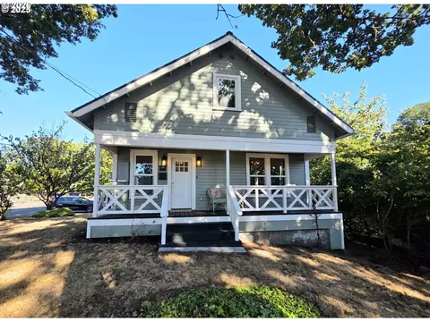 296 N 4th St, Saint Helens, OR 97051