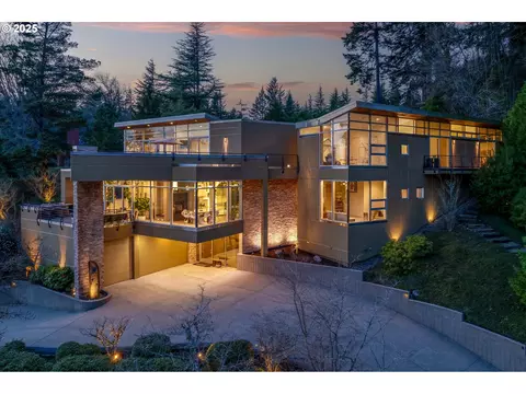 5525 SW Woods Ct, Portland, OR 97221
