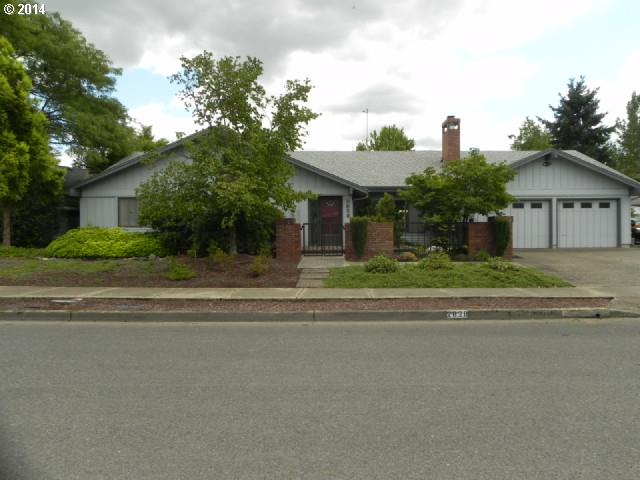 2828 Metolius Dr, Eugene, OR 97408 photo 1