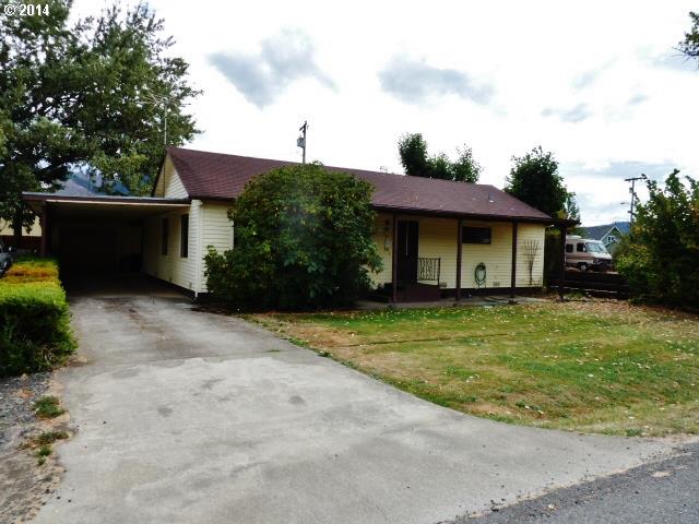 286 E First Ave, Sutherlin, OR 97479 photo 1