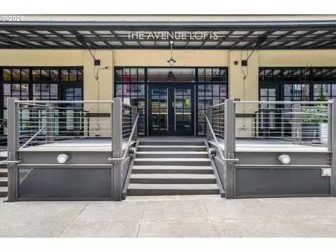 1400 NW Irving St #615, Portland, OR 97209