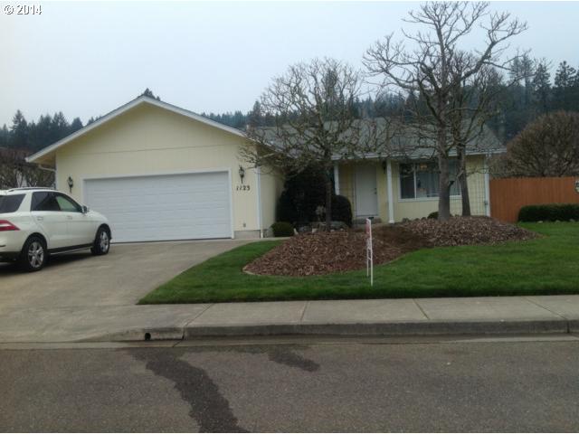 1123 E Third Ave, Sutherlin, OR 97479 photo 1