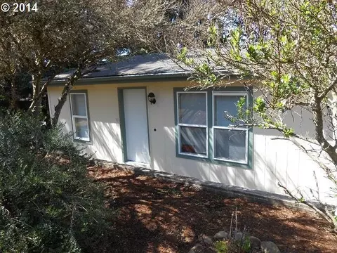 204 S 70th Pl, Springfield, OR 97478 photo 1