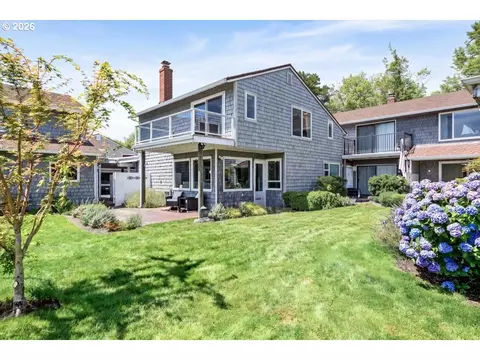 520 N Hayden Bay Dr, Portland, OR 97217